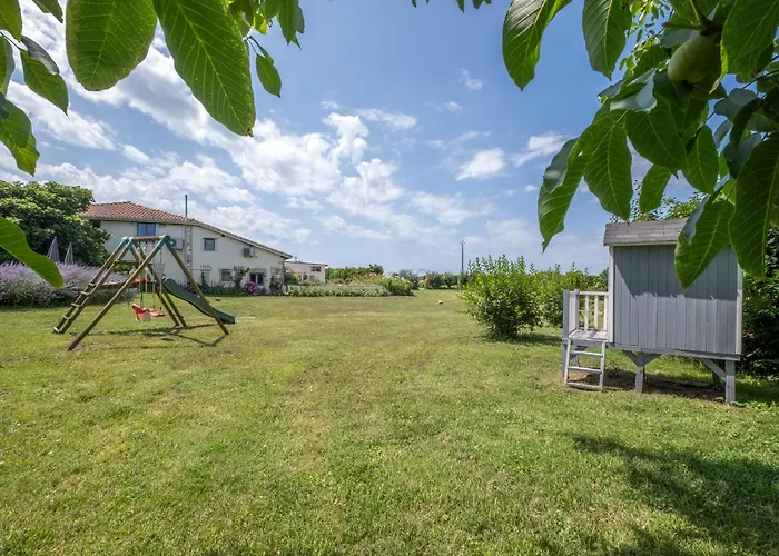 Domaine Chez Les Rois Bed & Breakfast *