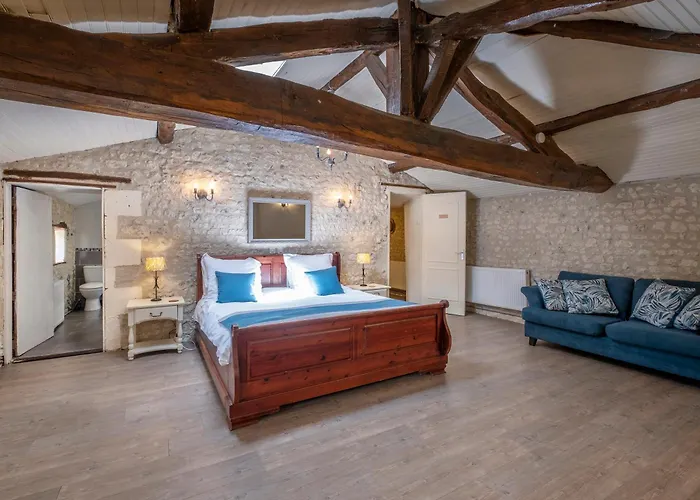 Domaine Chez Les Rois Bed & Breakfast Berneuil (Charente)